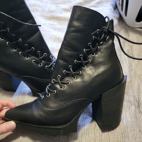 Lamoda Corset Detail Boot Dolls Kill - Picture 2 of 4